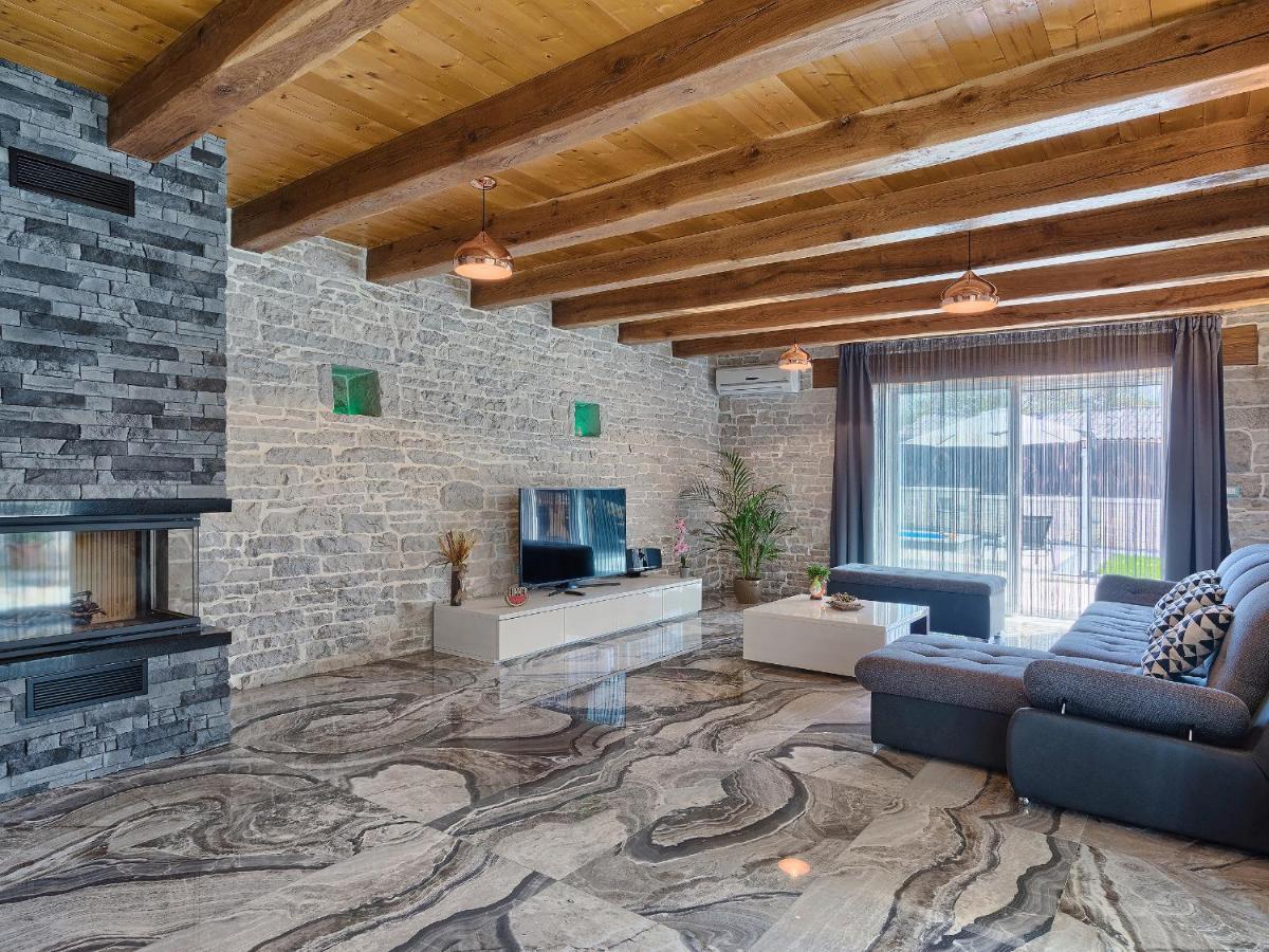 Villa Patrick-Luxury Stone House In The Center Of Istria Pazin Dış mekan fotoğraf